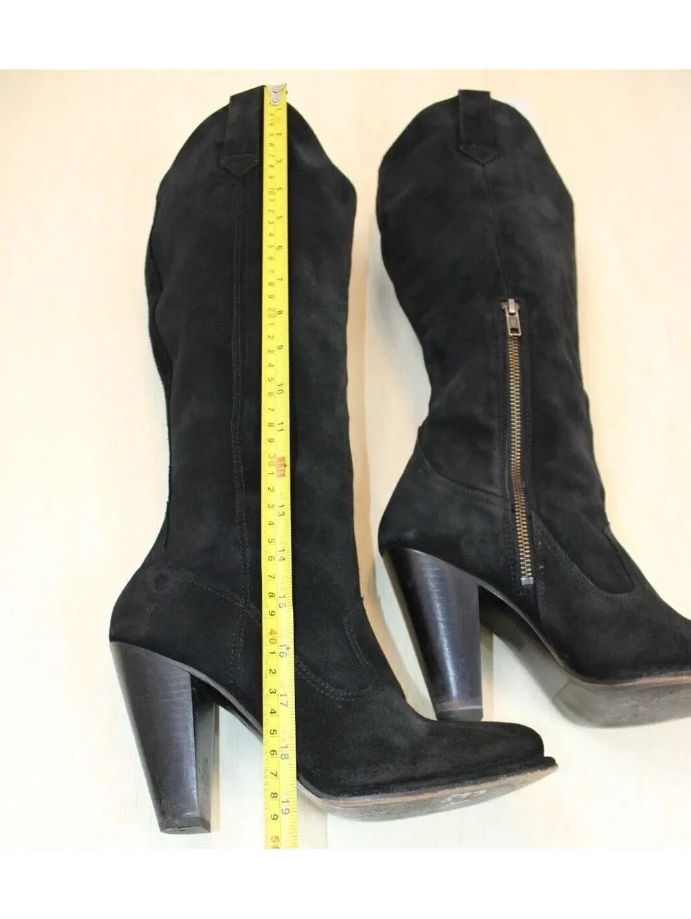 Frye Black Suede Knee High Boots Women’s Size 8 B 4” Heel Tall Boot